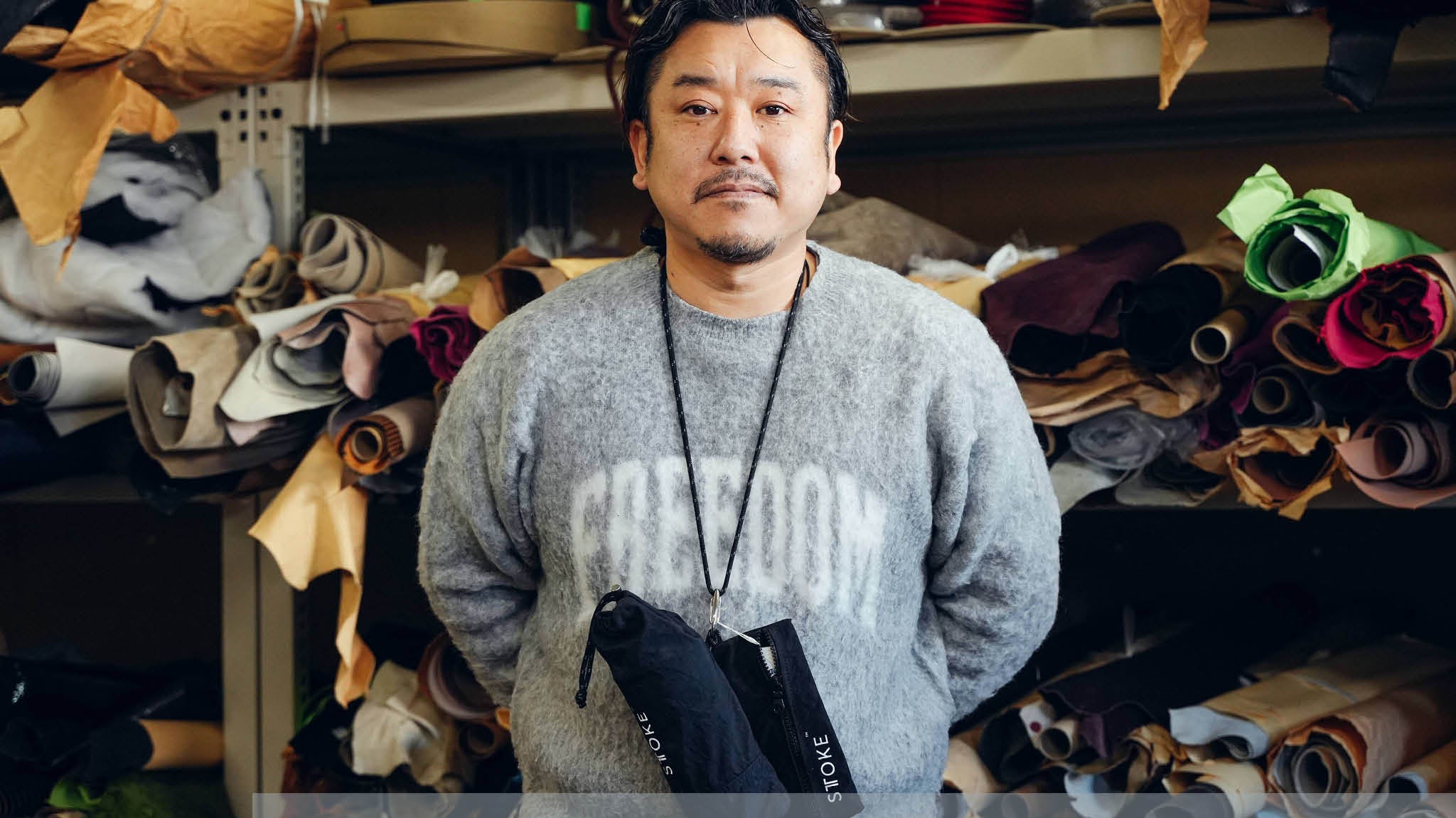 【STTOKE ダブルポーチ】個体差も楽しめる!製作チーム「ファットインターナショナル」へインタビュー