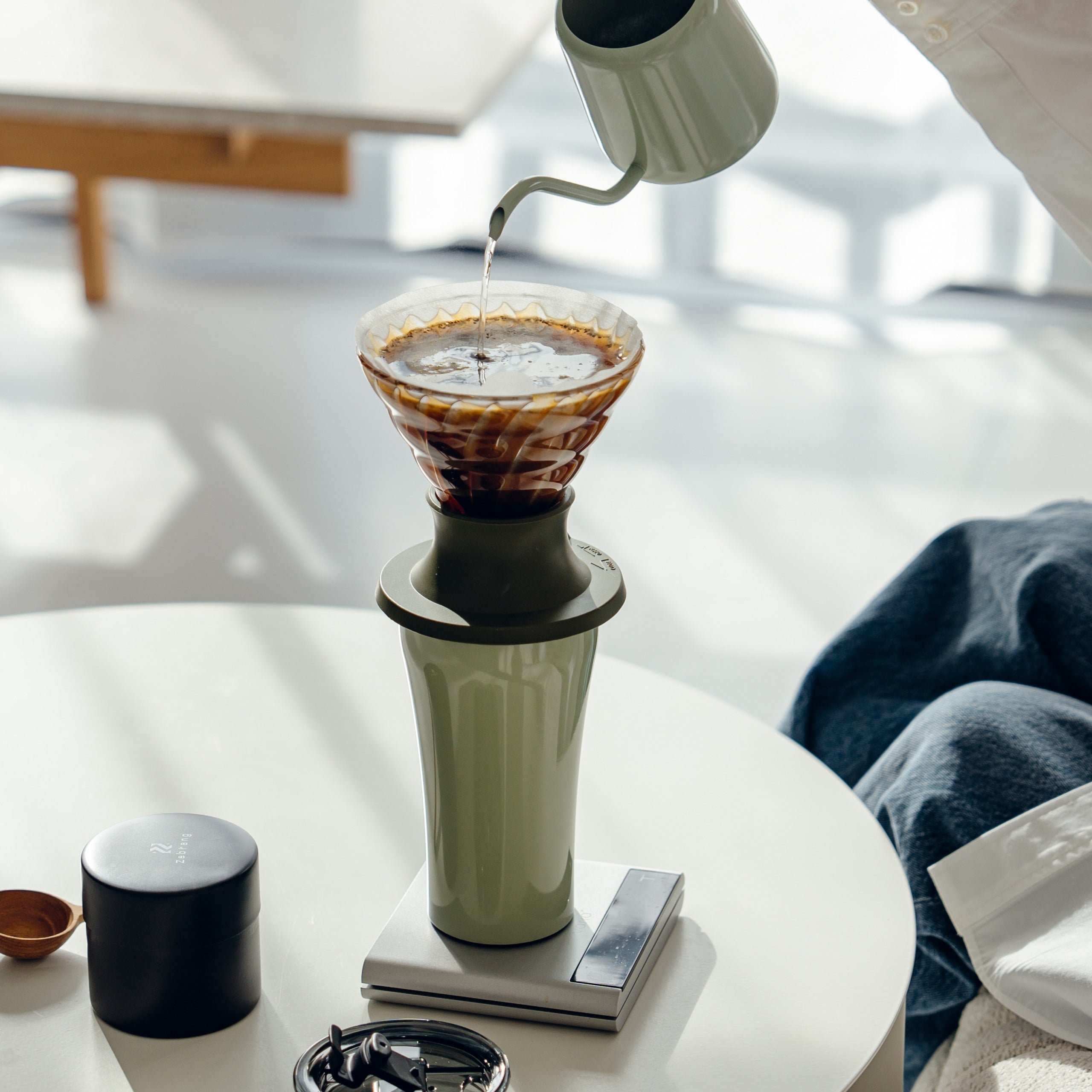 STTOKEとHARIOの限定カラーコラボセット。 どこでも出張バリスタ？「STTOKE＋HARIOドリッパーコラボセット